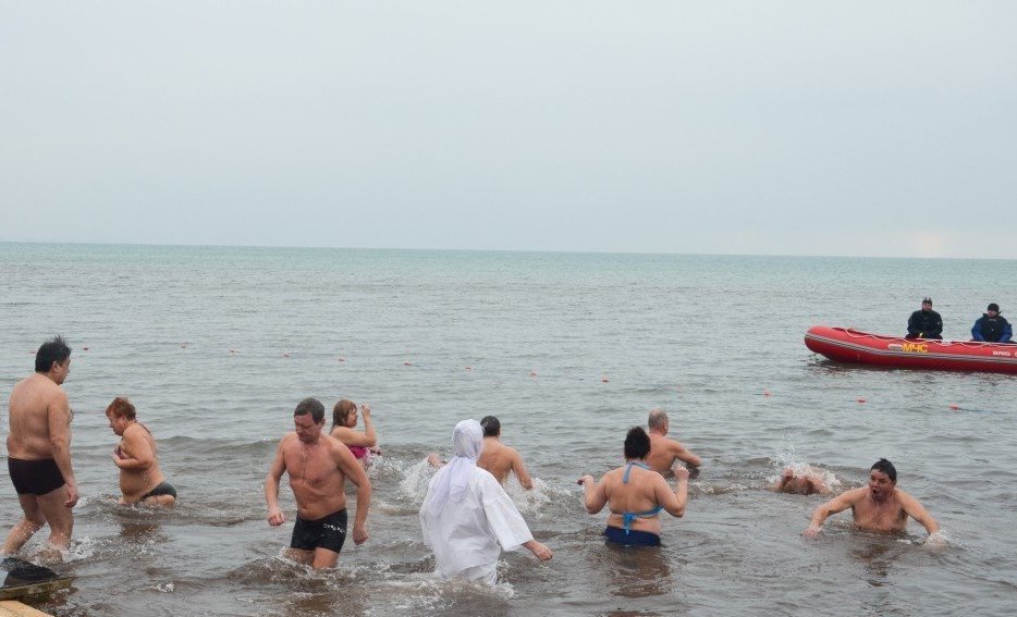 Крещенские купания в Крыму: ТОП мест для омовения  