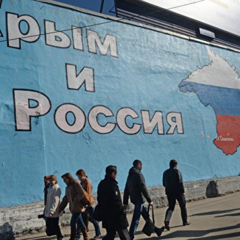 Украинцы предлагают Порошенко анкетировать всех на тему "чей Крым" 