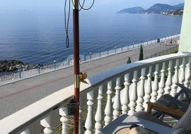  2х комнатный Фисташковый  3 этаж - Крым  номер с видом на маре  Семидворье   отдых в Алуште рядом  пляж  