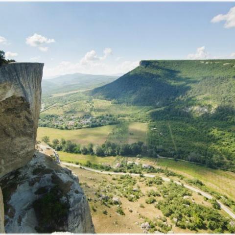 По особо охраняемым природным территориям Крыма проходят 82 экскурсионных маршрута