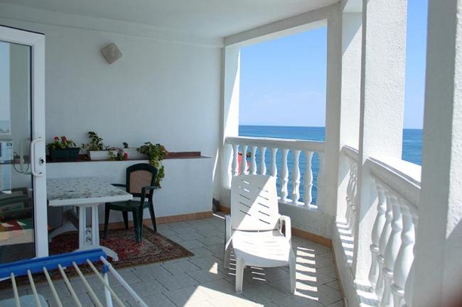 4й этаж  Крым Утес Эллинг 