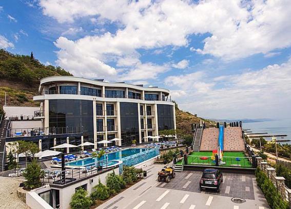 Алушта отель spa с бассейном  рядом с морем  